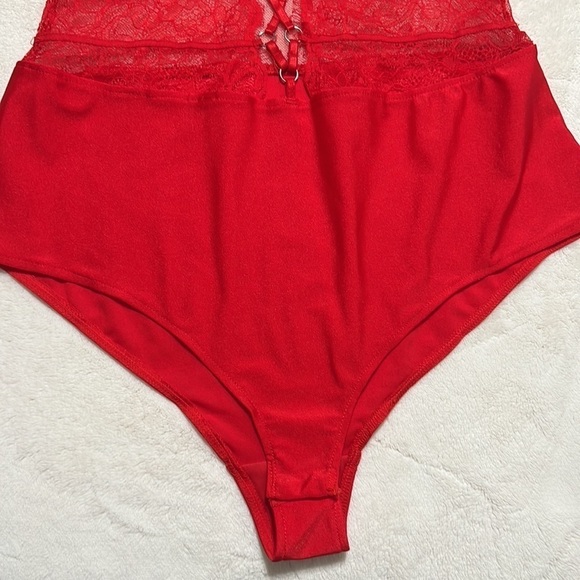 Red Rehab Lab Lace Bodysuit size L - Picture 4 of 11